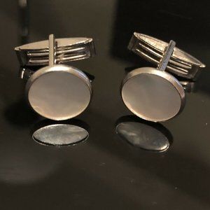 Mother of Pearl Round Vintage Silver Tone